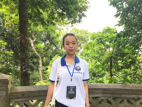 Les jeunes Vietkieu font un pèlerinage au Temple des rois Hùng - ảnh 2