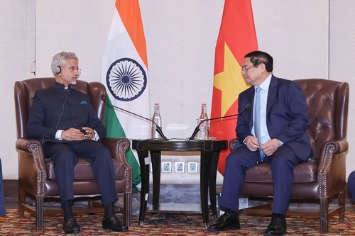 Pham Minh Chinh rencontre le ministre indien des Affaires étrangères - ảnh 1