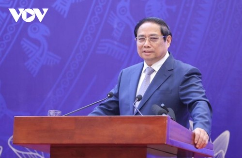 Pham Minh Chinh: Priorité à l'éducation pour stimuler le développement national - ảnh 1