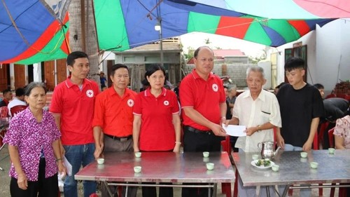 Aide d'urgence pour les familles touchées par le typhon Yagi à Quang Ninh et Hai Phong - ảnh 1