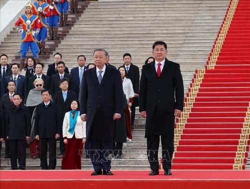 Cérémonie d’accueil officielle de Tô Lâm en Mongolie - ảnh 1