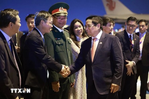 Pham Minh Chinh termine sa participation aux sommets de l’ASEAN au Laos - ảnh 1