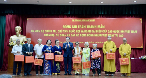 Trân Thanh Mân propose d’ouvrir davantage de classes de vietnamien au Laos - ảnh 1