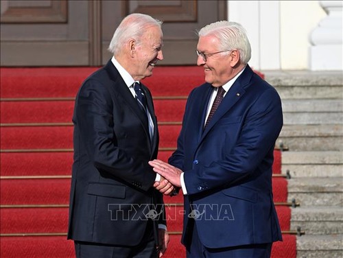 Ukraine et Moyen-Orient: Biden et Scholz réaffirment leur engagement pour la paix - ảnh 1