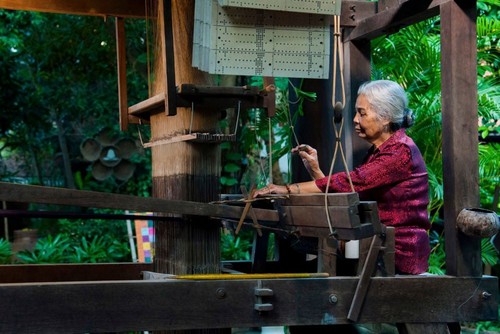 Le village de la soie Van Phuc fait partie du réseau mondial des villes artisanales créatives - ảnh 3