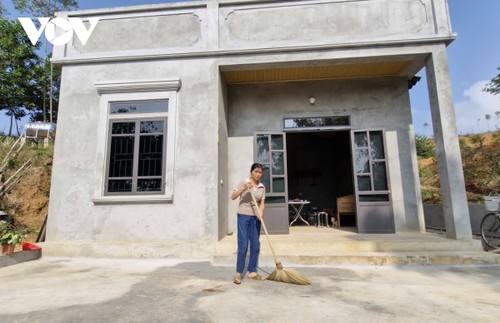 Plus de 156.000 maisons temporaires et délabrées démolies à travers le pays   - ảnh 1