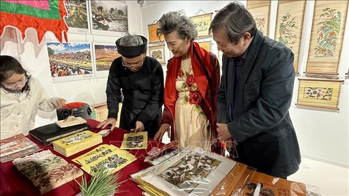 La quintessence du patrimoine Kinh Bac présentée à Paris - ảnh 1