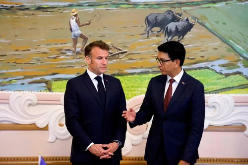 La France signe plusieurs accords de coopération avec Madagascar - ảnh 1