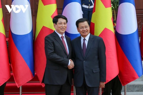 Le président Luong Cuong conclut sa visite d'État au Laos - ảnh 1
