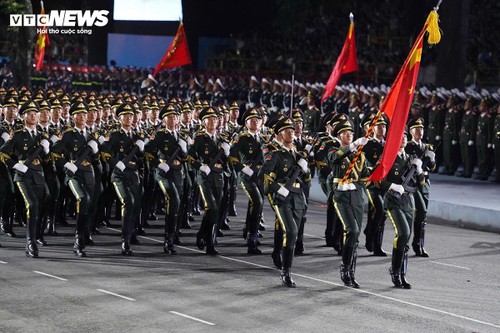 Hô Chi Minh-ville: répétition générale préliminaire en amont des cérémonies du 50e anniversaire de la Réunification - ảnh 3