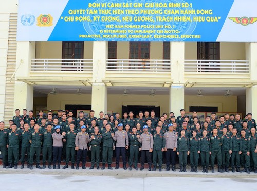 Formation de maintien de la paix pour les forces de sécurité vietnamiennes - ảnh 2