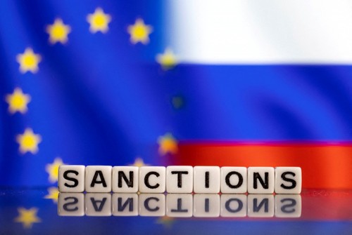 L’Union européenne adopte son 17e paquet de sanctions à l’encontre de Moscou - ảnh 1