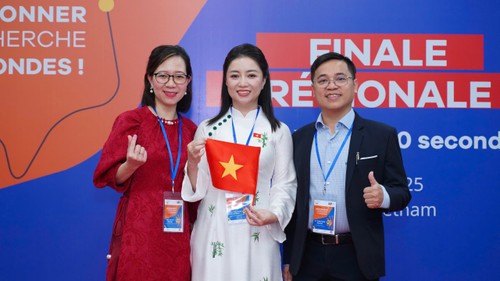 Hanoï accueille la première finale Asie-Pacifique du concours “Ma thèse en 180 secondes” - ảnh 4