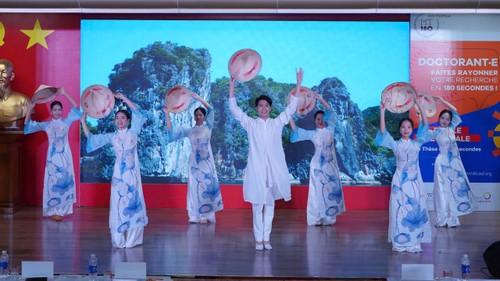 Hanoï accueille la première finale Asie-Pacifique du concours “Ma thèse en 180 secondes” - ảnh 7