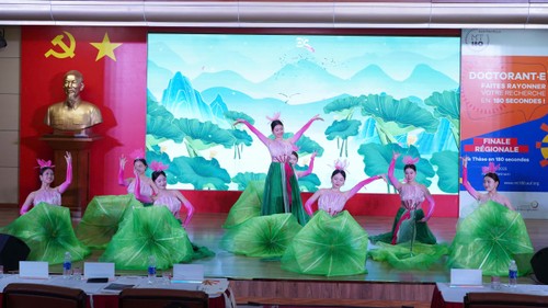 Hanoï accueille la première finale Asie-Pacifique du concours “Ma thèse en 180 secondes” - ảnh 1
