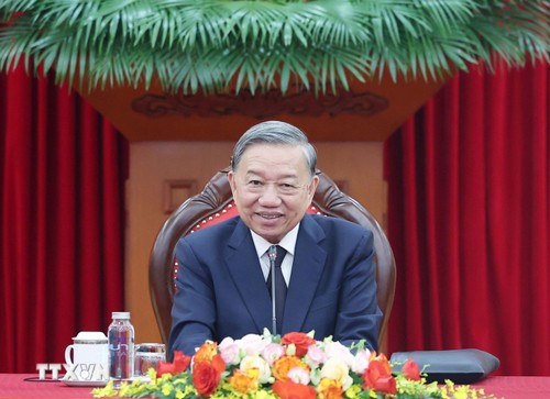 Tô Lâm et Hun Sen réaffirment leur volonté de renforcer les relations Vietnam–Cambodge - ảnh 2