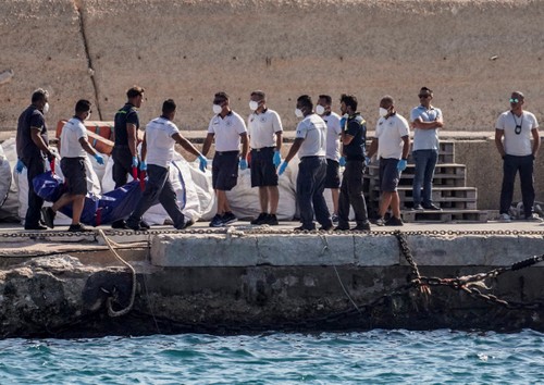 Méditerranée: 20 migrants périssent au large de l’Italie  - ảnh 1