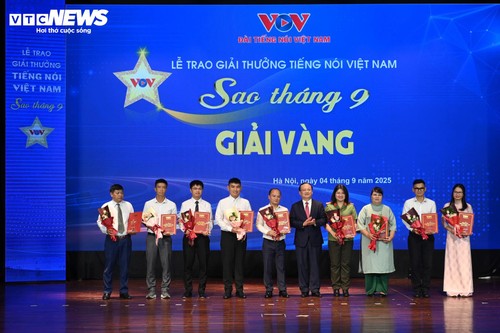 Prix “Étoiles de septembre”: la Voix du Vietnam distingue ses meilleurs journalistes  - ảnh 1