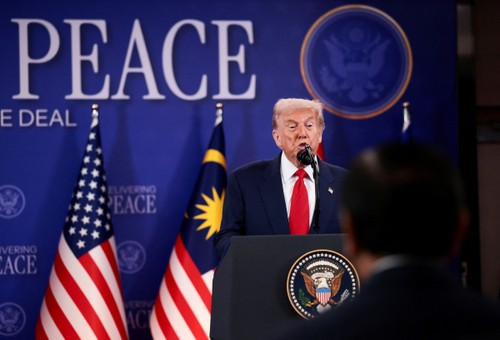 Trump s'engage à résoudre rapidement la crise entre l'Afghanistan et le Pakistan - ảnh 1