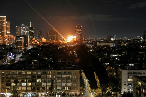 Conflit au Moyen-Orient: Israël assouplit ses restrictions de temps de guerre - ảnh 1