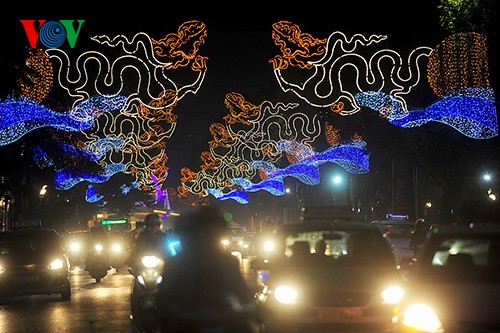 Моменты встречи Нового 2015 года в Ханое - ảnh 1