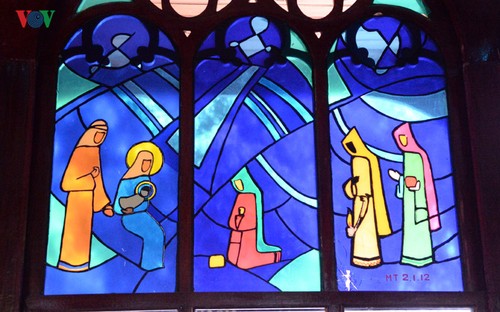 100-летняя деревянная церковь в провинции Контум - ảnh 11