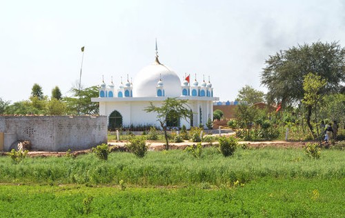 Pakistan: le gardien d'un sanctuaire tue 20 fidèles - ảnh 1