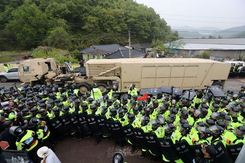 Les candidats présidentiels sud-coréens partagés sur la question du THAAD - ảnh 1