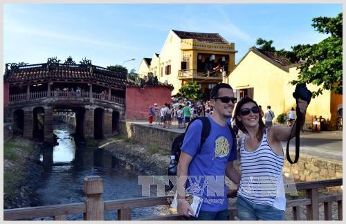 Hoi An accueille sa dix-millionième touriste  - ảnh 1