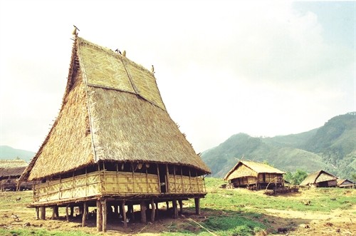 Les maisons Rong des Sedang - ảnh 2