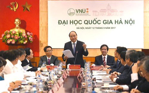 Nguyen Xuan Phuc travaille avec l’université nationale de Hanoï - ảnh 1