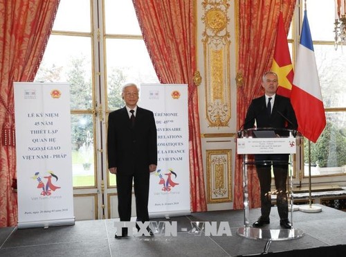 Célébration du 45e anniversaire des relations Vietnam-France à Paris - ảnh 1