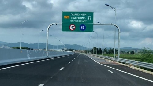 Mise en service de l’autoroute Halong-Haiphong - ảnh 1