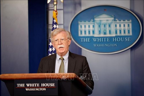 À Moscou, Bolton défend le retrait américain d'un traité nucléaire - ảnh 1