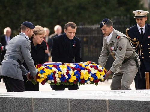 Centenaire de l'Armistice de 1918 : Macron et Merkel célèbrent la réconciliation franco-allemande - ảnh 1