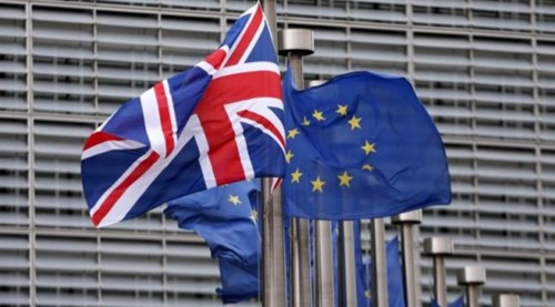 Les chefs d’entreprise se félicitent de l’approbation du projet de Brexit  - ảnh 1