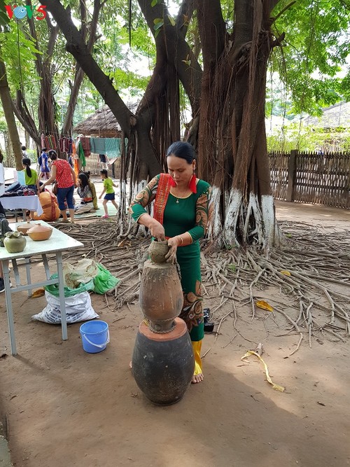 Bàu Truc, une adresse rouge de la poterie artisanale - ảnh 2