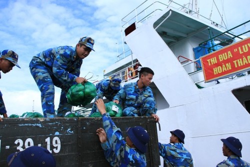 Pour un Têt chaleureux dans le district insulaire de Truong Sa - ảnh 1