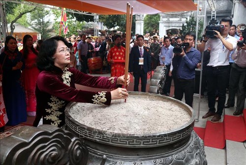 Dang Thi Ngoc Thinh rend hommage aux Soeurs Trung - ảnh 1