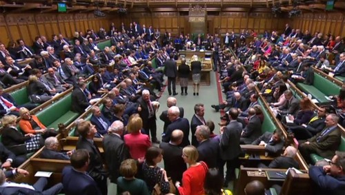 Les députés britanniques approuvent largement le report du Brexit - ảnh 1