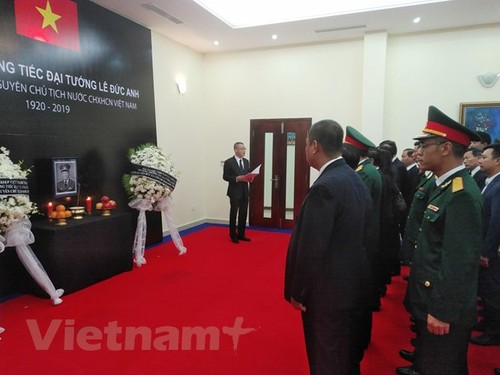 Hommage à l’ancien président Lê Duc Anh à l’étranger - ảnh 1