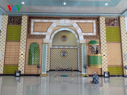 La célébration de l'Aïd el-Fitr assombrie par la pandémie de Covid-19 - ảnh 1