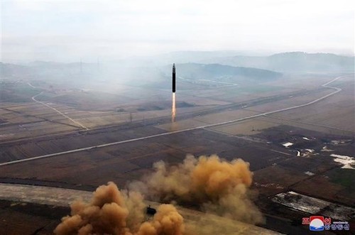 Pyongyang tire un SRBM vers la mer de l'Est - ảnh 1