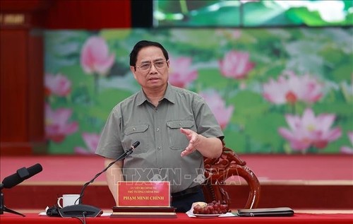 Pham Minh Chinh travaille avec les responsables des localités du delta du Mékong - ảnh 1