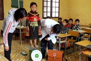 Đêm hội gây quỹ cho dự án từ thiện của UNICEF tại tỉnh Kon Tum - ảnh 1