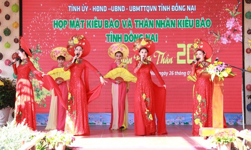 Đồng Nai gặp mặt kiều bào về quê đón Tết Nguyên đán Bính Thân 2016 - ảnh 1