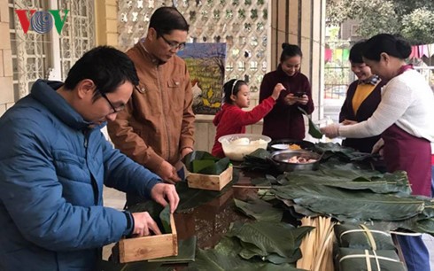 gói bánh chưng để giữ nét văn hóa việt ở ai cập hình 1 goi banh chung de giu net van hoa viet o ai cap hinh 1