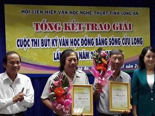 Viết bút ký văn học: Câu chuyện của sự trải nghiệm - ảnh 2