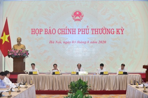 Họp báo Chính phủ thường kỳ: Tạo sức mạnh để thực hiện “mục tiêu kép” - ảnh 1