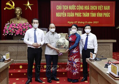 Chủ tịch nước Nguyễn Xuân Phúc: Vĩnh Phúc cần chú trọng phát triển nguồn nhân lực trong lĩnh vực khoa học công nghệ - ảnh 2